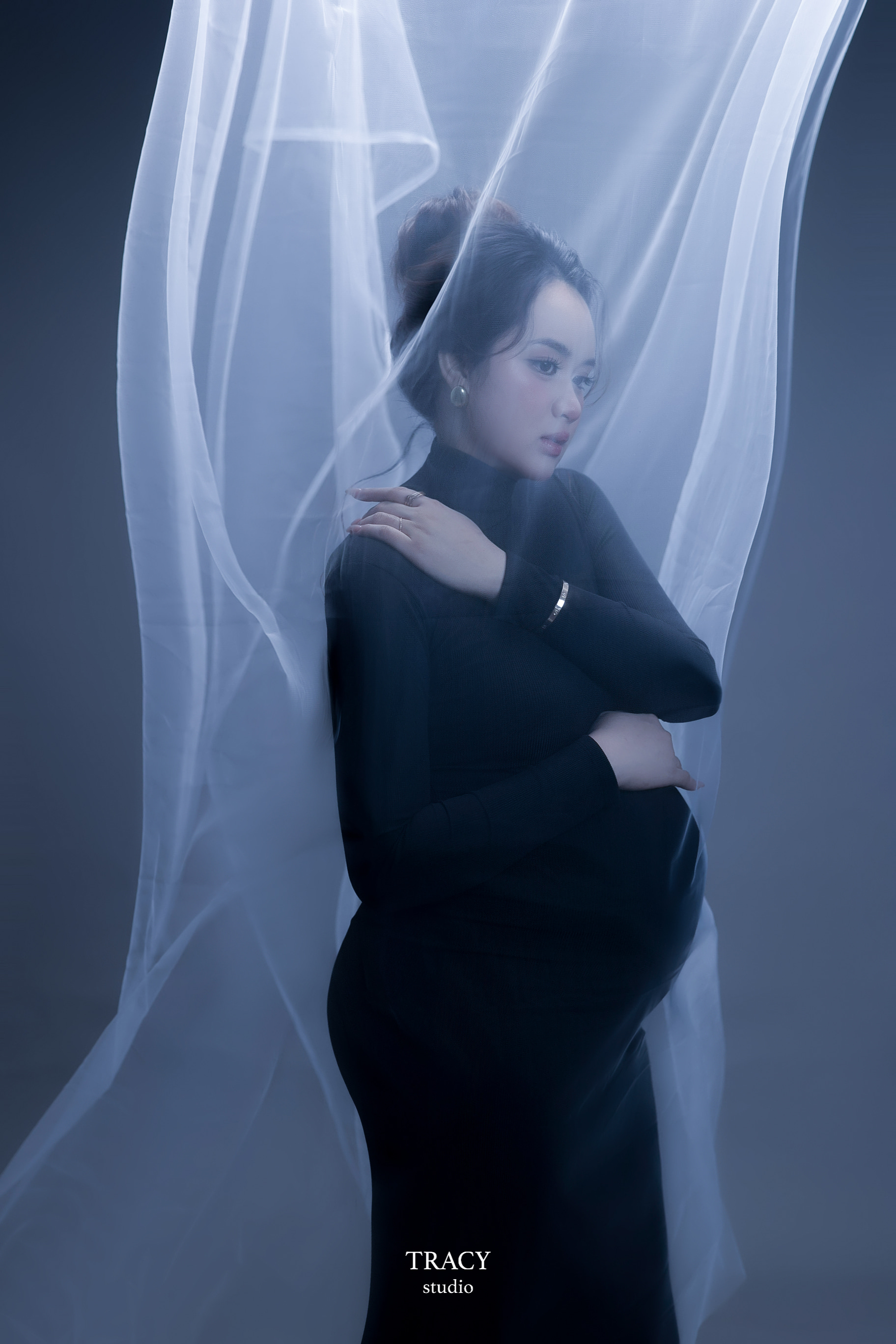 frontend/img/gallery/anh-bau/tracy-studio-chup-concept-bau-hoang-huong (8).jpg